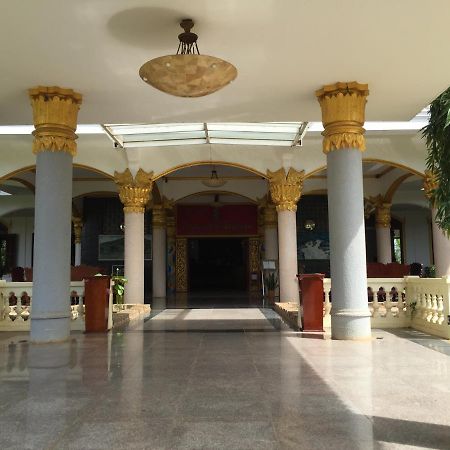 Champasak Palace Hotel Pakse Bagian luar foto