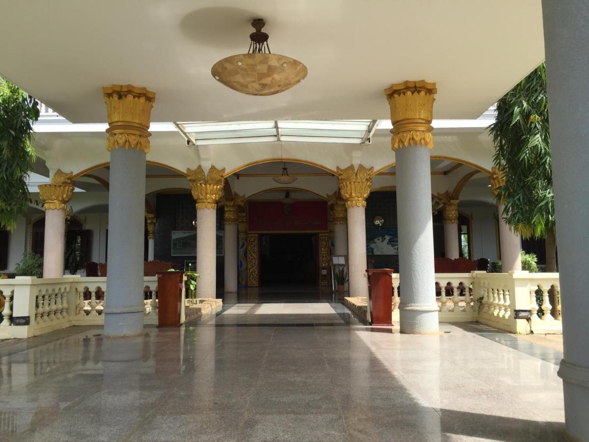 Champasak Palace Hotel Pakse Bagian luar foto
