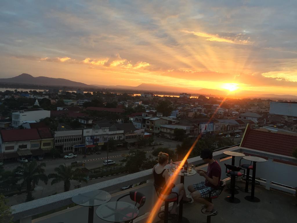 Champasak Palace Hotel Pakse Bagian luar foto