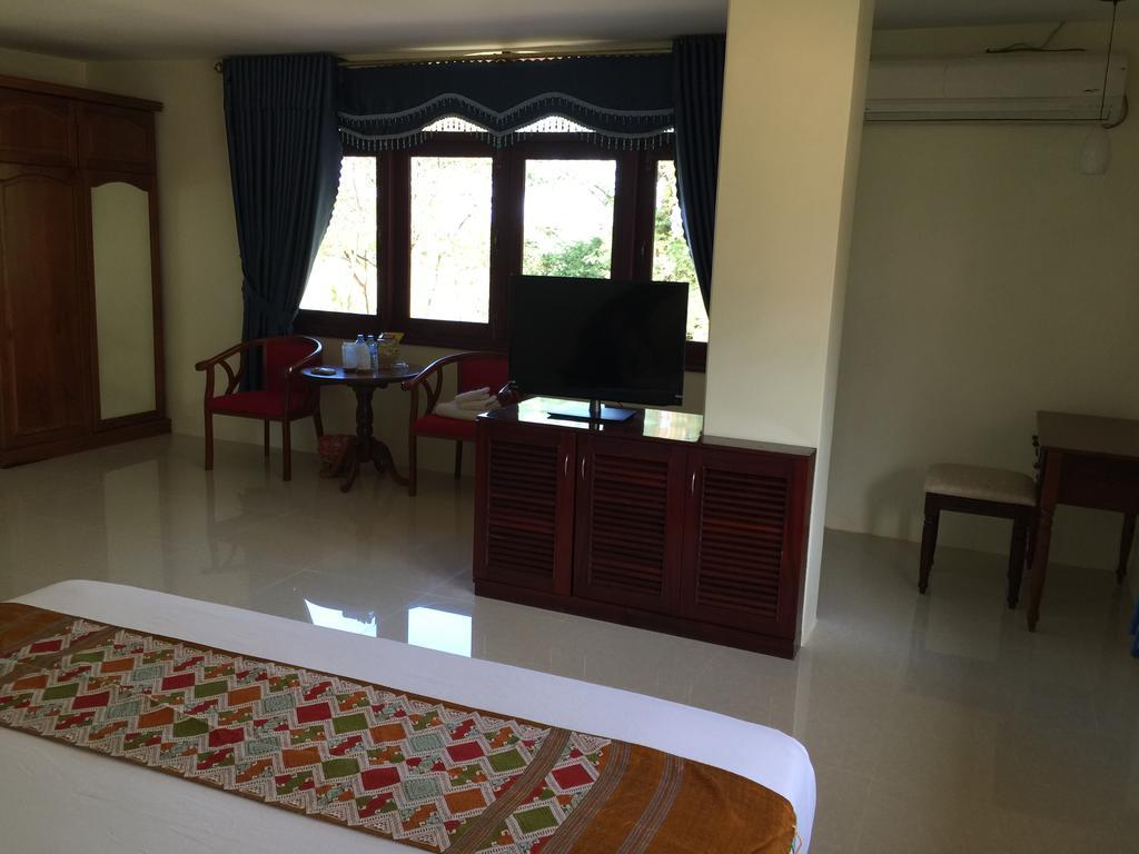 Champasak Palace Hotel Pakse Bagian luar foto