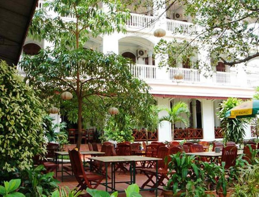Champasak Palace Hotel Pakse Bagian luar foto