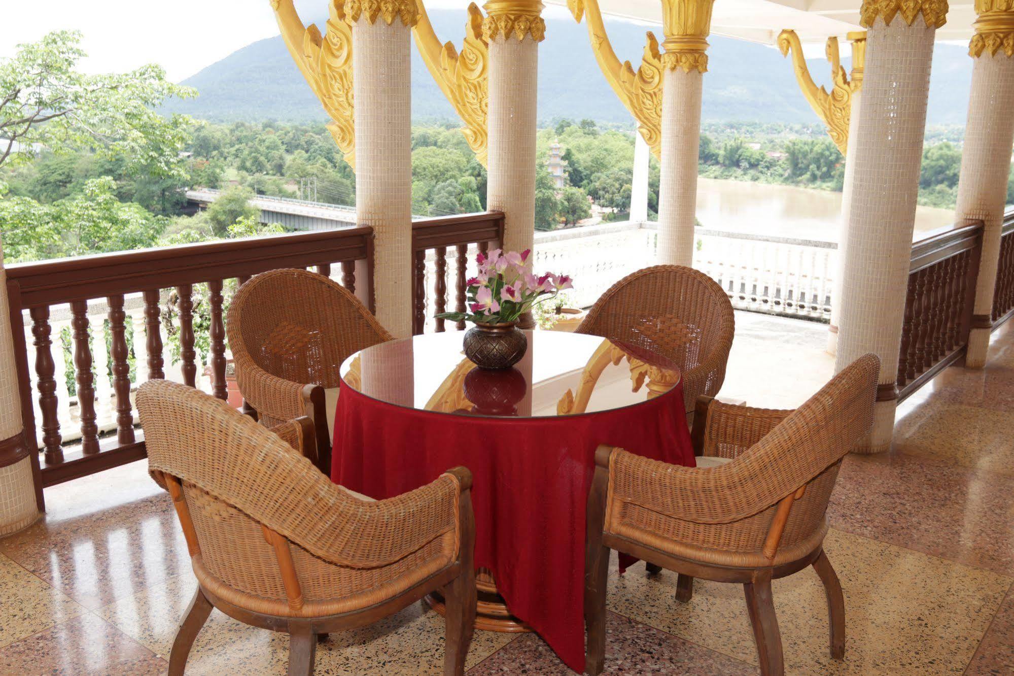 Champasak Palace Hotel Pakse Bagian luar foto