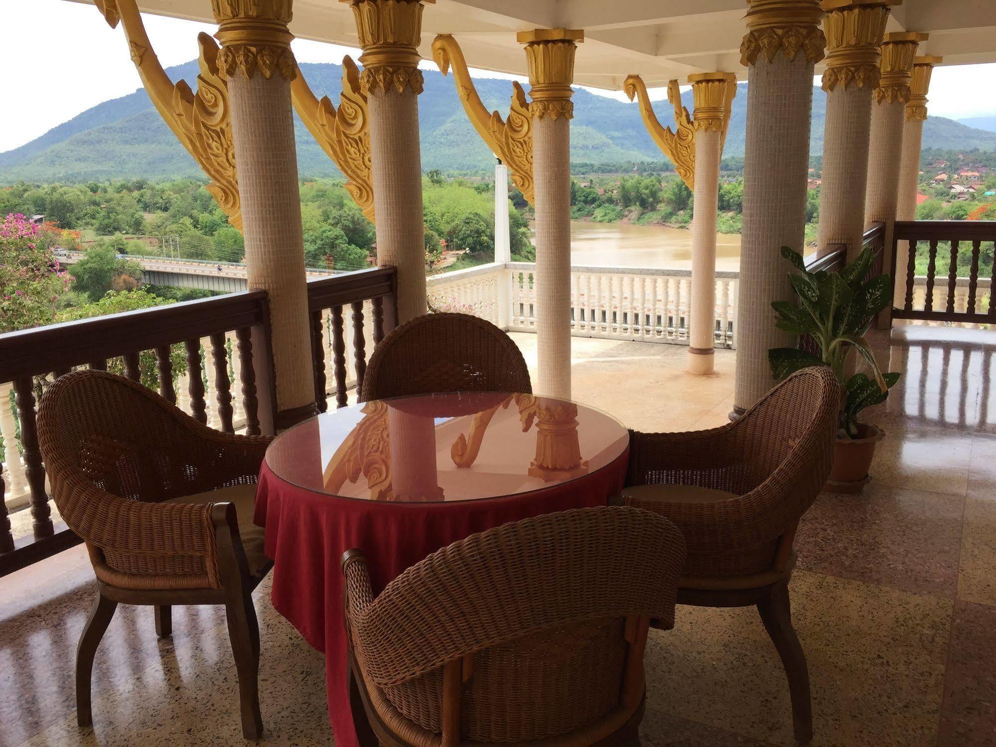 Champasak Palace Hotel Pakse Bagian luar foto